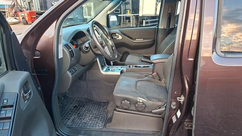Gebraucht Nissan Navara 190 PS (139 kW) 2010 Grau Abholung