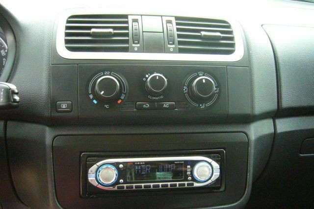 Gebraucht Skoda Fabia 60 PS (44 kW) 2010 Silber Kleinwagen