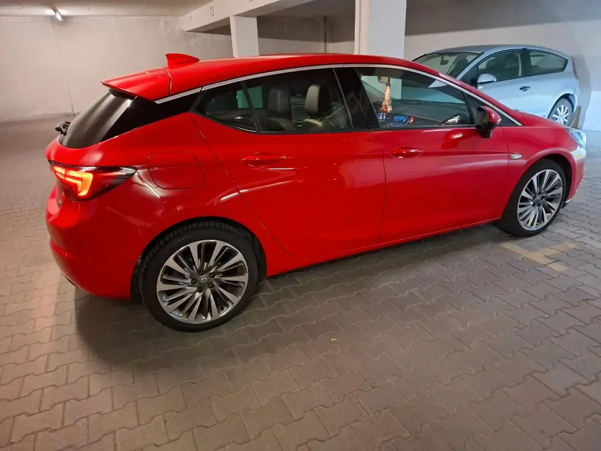 Gebraucht Opel Astra 131 PS (96 kW) 2017 Rot Limousine