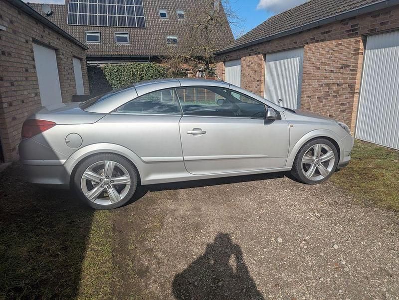 Gebraucht Opel Astra Cabriolet 140 PS (102 kW) 2008 Schwarz Cabrio