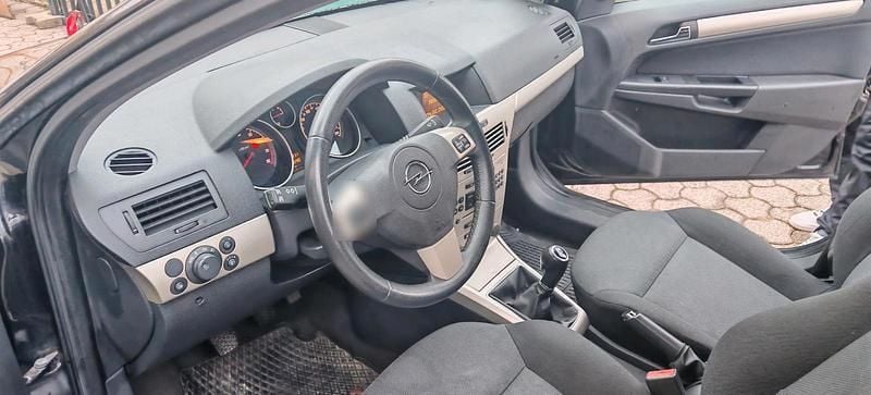Gebraucht Opel Astra 115 PS (84 kW) 2007 Schwarz Kombi