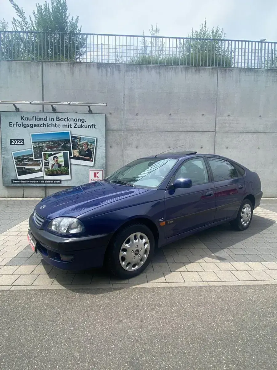 Gebraucht Toyota Avensis 128 PS (94 kW) 2000 Blau Limousine