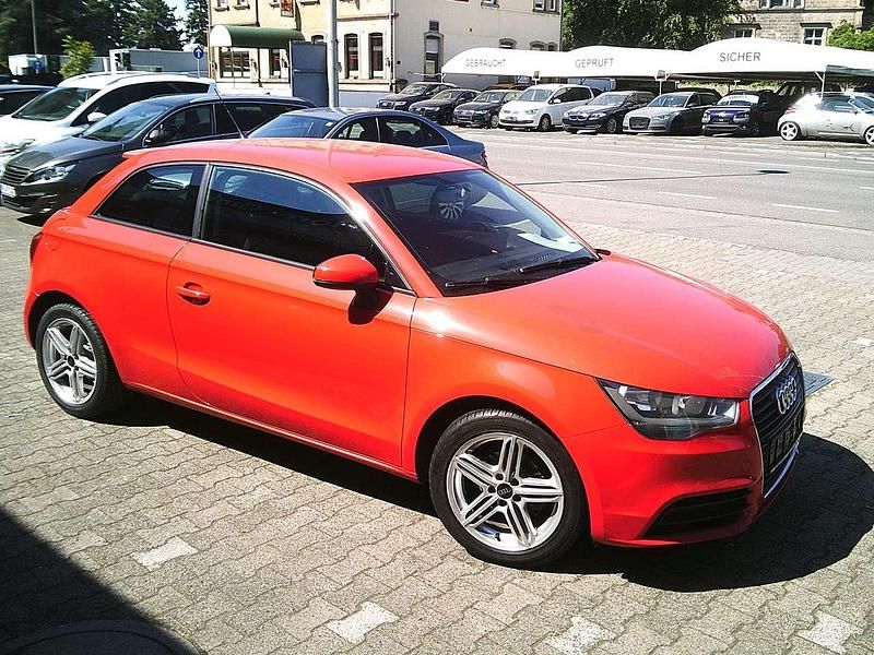 Gebraucht Audi A1 Attraction 86 PS (63 kW) 2011 Misanorot perleffekt Kleinwagen