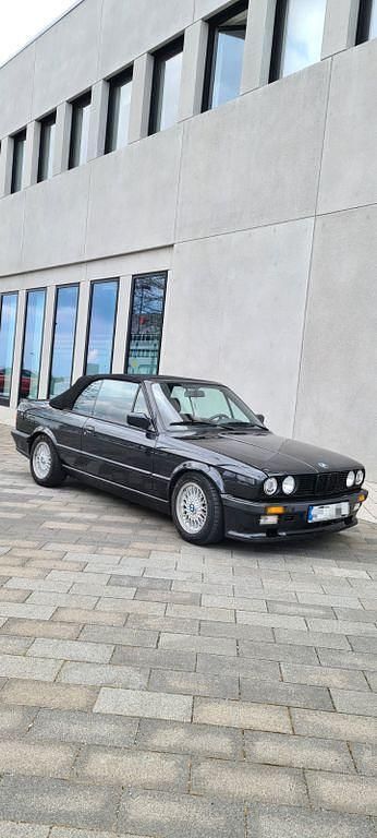 Gebraucht BMW 320 Cabriolet Performance 129 PS (94 kW) 1990 Schwarz Cabrio