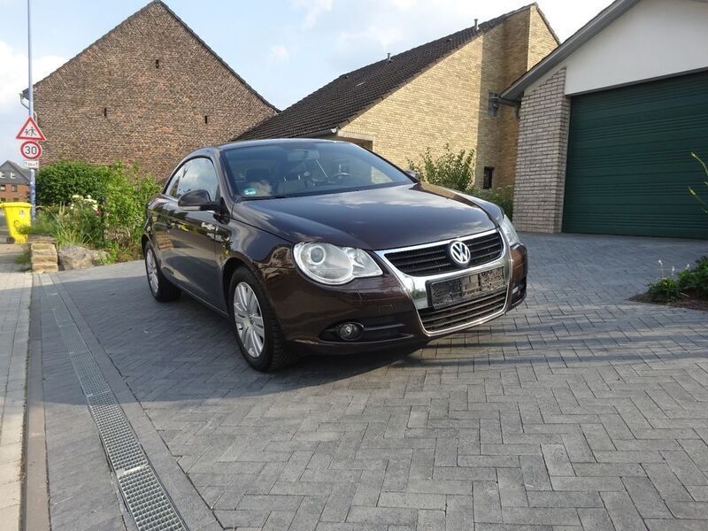 Braun Gebraucht 2008 VW Eos Cabrio | 4.950 € (Fairer Preis) - Bild 1/4