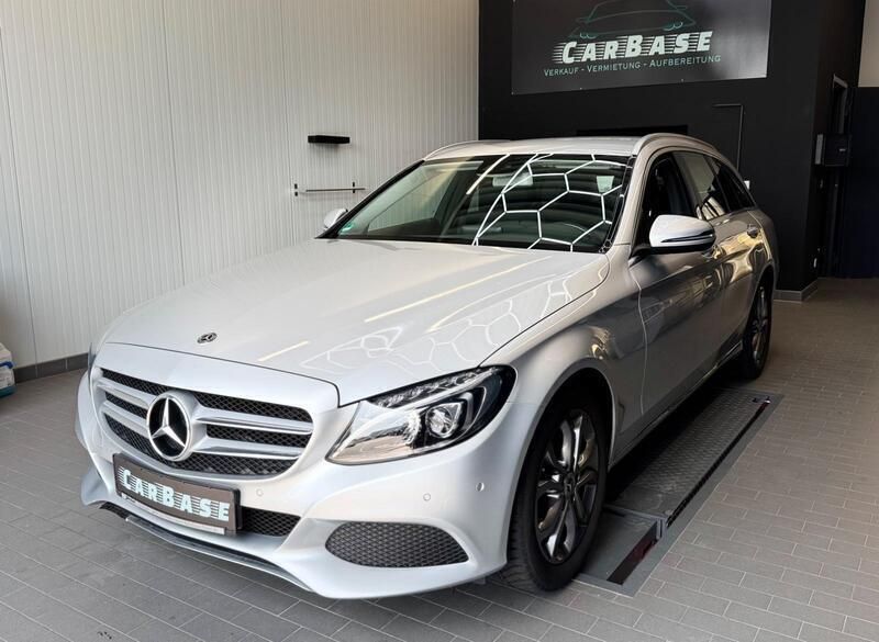 Silber Gebraucht 2017 Mercedes C180 Kombi | 19.999 € (Fairer Preis) - Bild 1/4