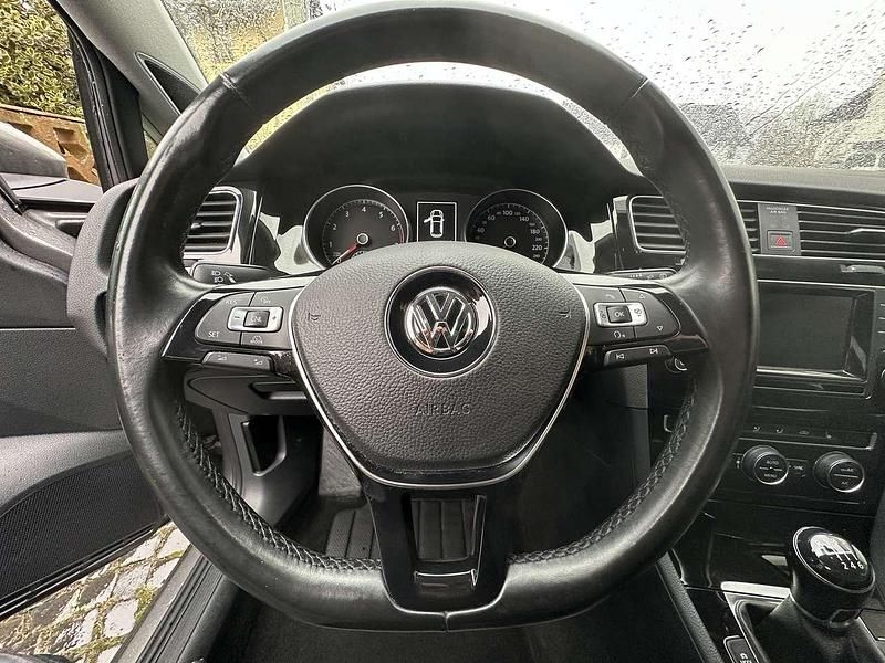 Gebraucht VW Golf VII Highline 125 PS (91 kW) 2015 Grau Kleinwagen