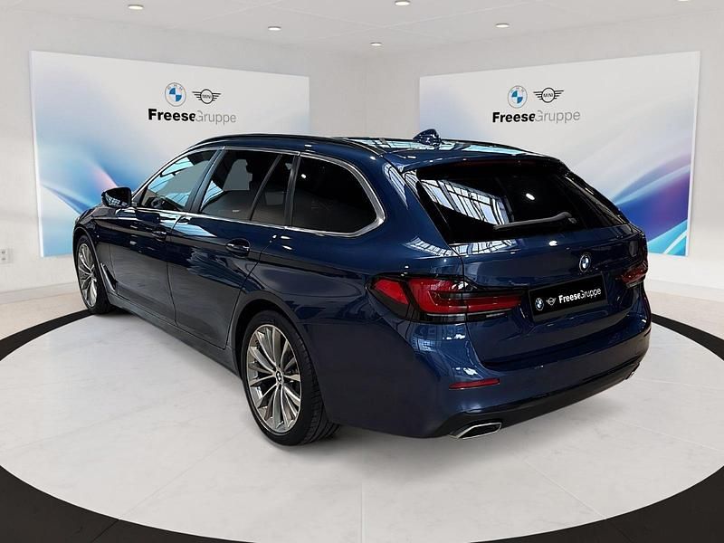 Gebraucht BMW 520 190 PS (139 kW) 2022 Blau