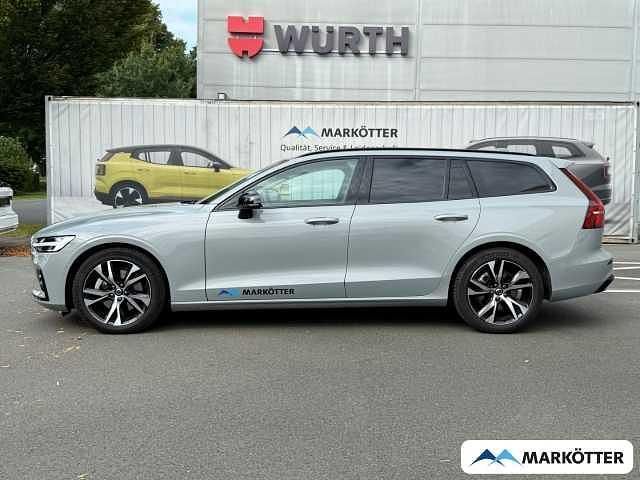Gebraucht Volvo V60 145 PS (106 kW) 2024 Kombi