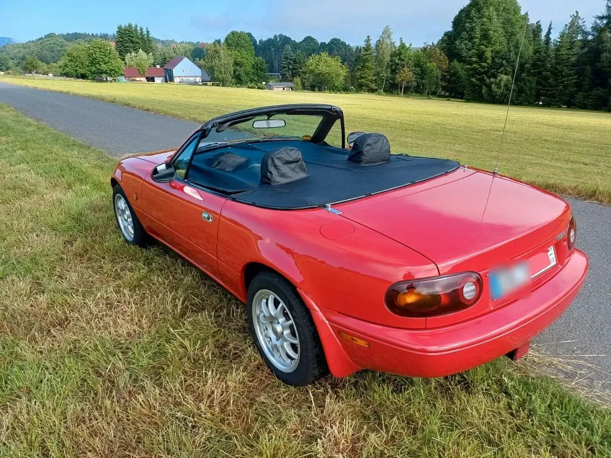 Gebraucht Mazda MX5 116 PS (85 kW) 1990 Rot Cabrio