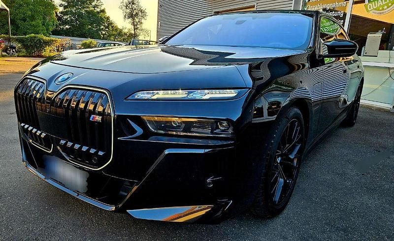 Gebraucht BMW 760 M Performance 571 PS (419 kW) 2023 Black sapphire metallic Limousine