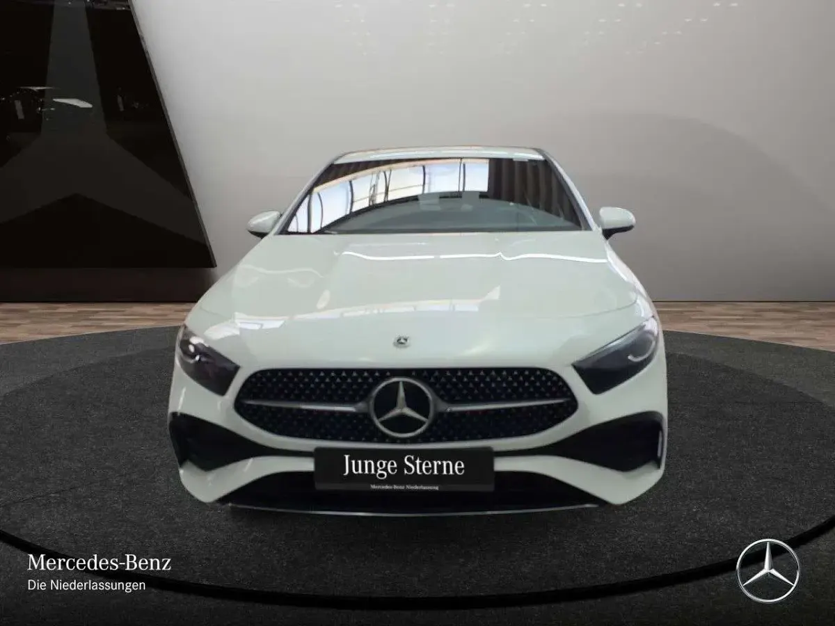 Gebraucht Mercedes A250 AMG 163 PS (119 kW) 2025 Weiß Limousine