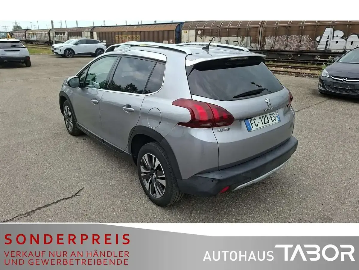Gebraucht Peugeot 2008 Allure 110 PS (80 kW) 2018 Lack grau artense/metalliclac SUV