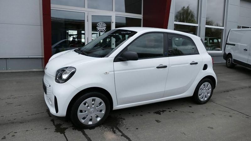 Weiß Gebraucht 2021 Smart ForFour Electric Drive Limousine | 8.200 € (Fairer Preis) - Bild 1/4