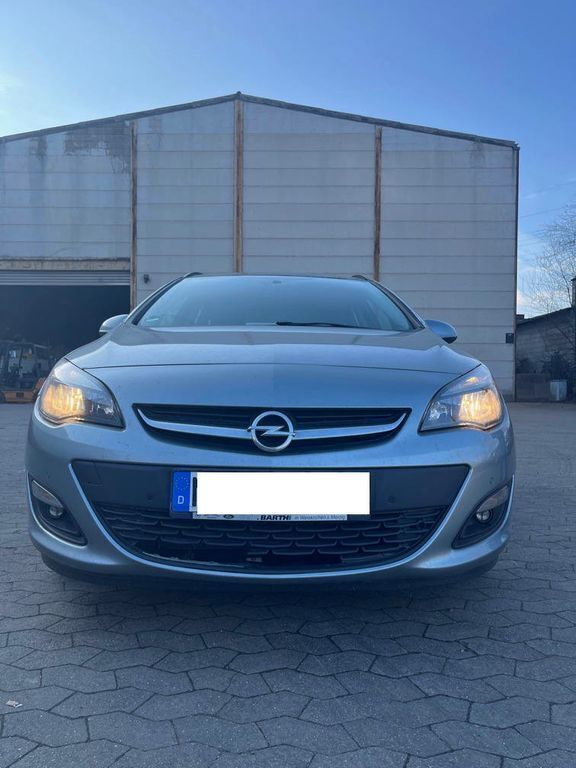 Silber Gebraucht 2014 Opel Astra Kombi | 4.270 € (Guter Preis) - Bild 1/4