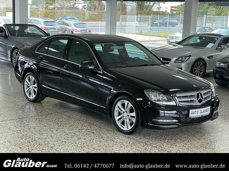Schwarz Gebraucht 2012 Mercedes C180 Limousine | 13.950 € (Etwas zu teuer) - Bild 1/4