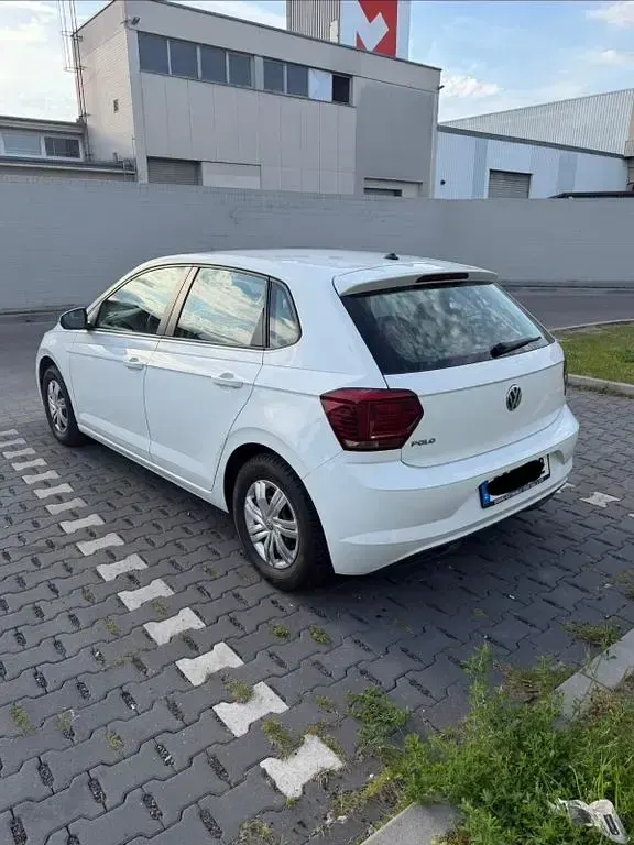 Gebraucht VW Polo Comfortline 95 PS (69 kW) 2018 Weiß Kleinwagen