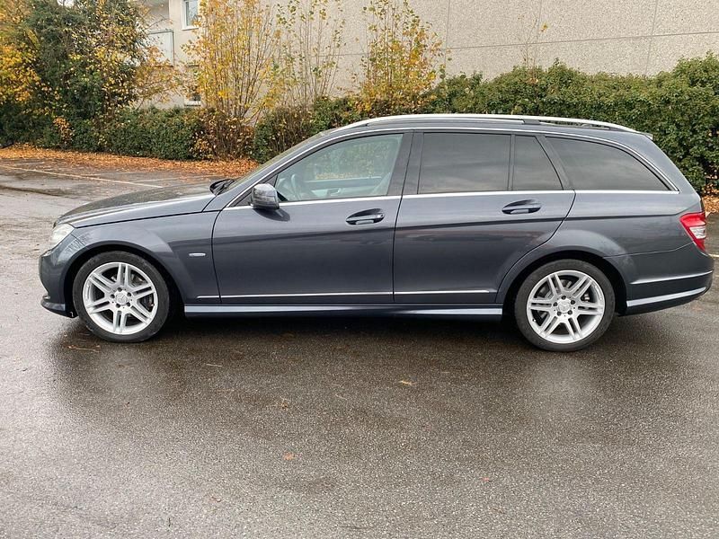 Grau Gebraucht 2009 Mercedes C200 Avantgarde Kombi | 5.690 € (Fairer Preis) - Bild 1/4