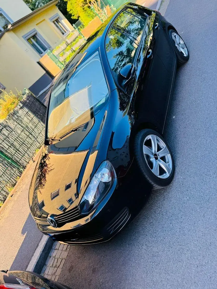 Gebraucht VW Golf VI Team 102 PS (75 kW) 2010 Schwarz Kleinwagen