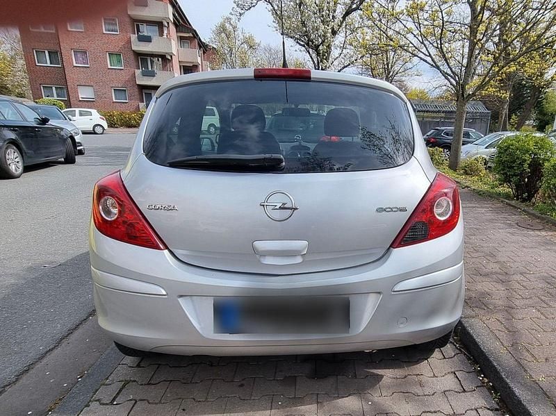 Gebraucht Opel Corsa Innovation 69 PS (50 kW) 2010 Silber Kleinwagen
