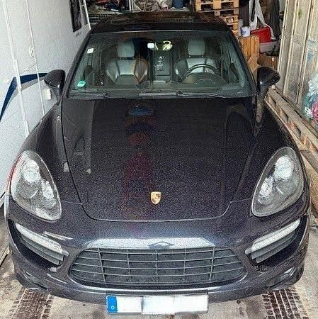 Schwarz Gebraucht 2012 Porsche Cayenne GTS SUV | 27.900 € (Fairer Preis) - Bild 1/4