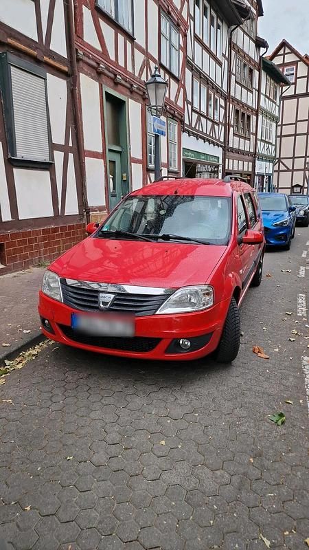 Rot Gebraucht 2010 Dacia Logan MCV Limousine | 3.250 € (Fairer Preis) - Bild 1/4