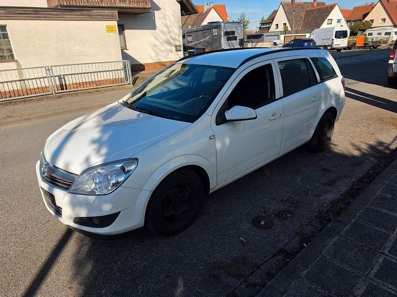 Gebraucht Opel Astra Edition 110 PS (80 kW) 2009 Weiß Limousine