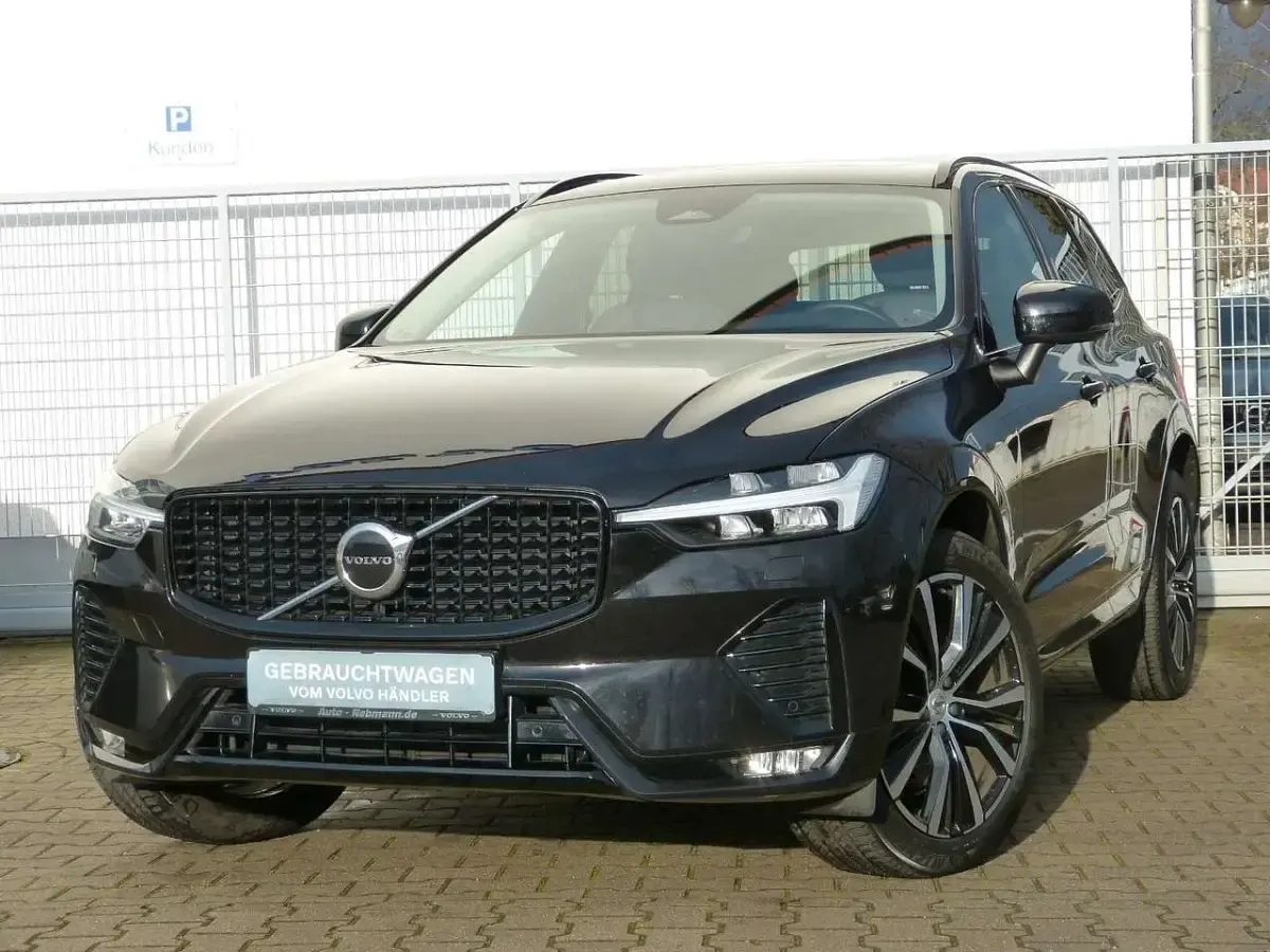 Gebraucht Volvo XC60 Ultimate 235 PS (172 kW) 2022 Onyx black SUV
