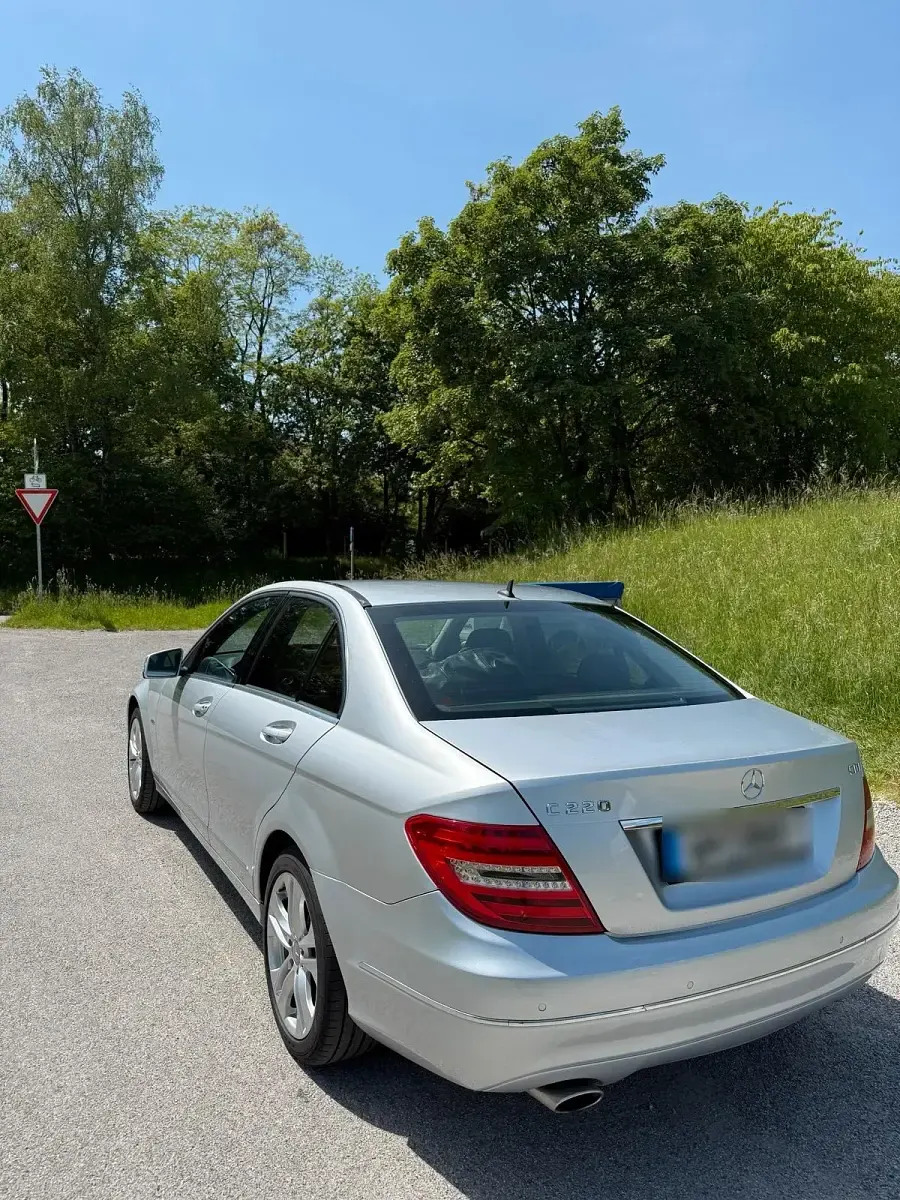 Gebraucht Mercedes C220 170 PS (125 kW) 2011 Silber Limousine