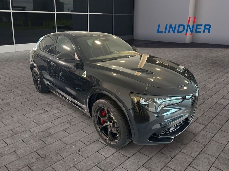 Schwarz Gebraucht 2024 Alfa Romeo Stelvio Quadrifoglio SUV | 92.990 € (Fairer Preis) - Bild 1/4