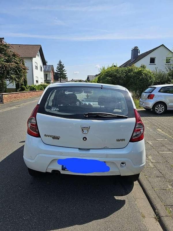 Gebraucht Dacia Sandero 75 PS (55 kW) 2010 Limousine