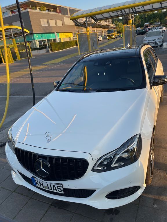 Gebraucht Mercedes E220 Edition 170 PS (125 kW) 2015 Weiß Limousine