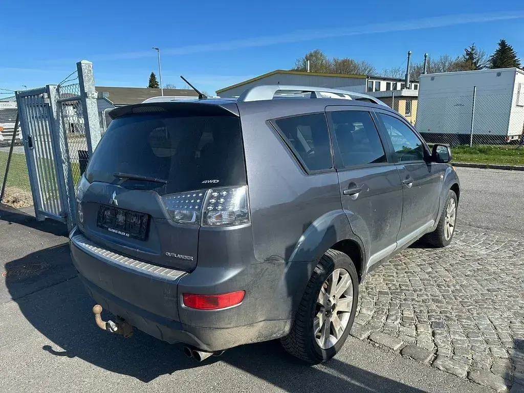 Gebraucht Mitsubishi Outlander Invite 140 PS (102 kW) 2008 Grau SUV