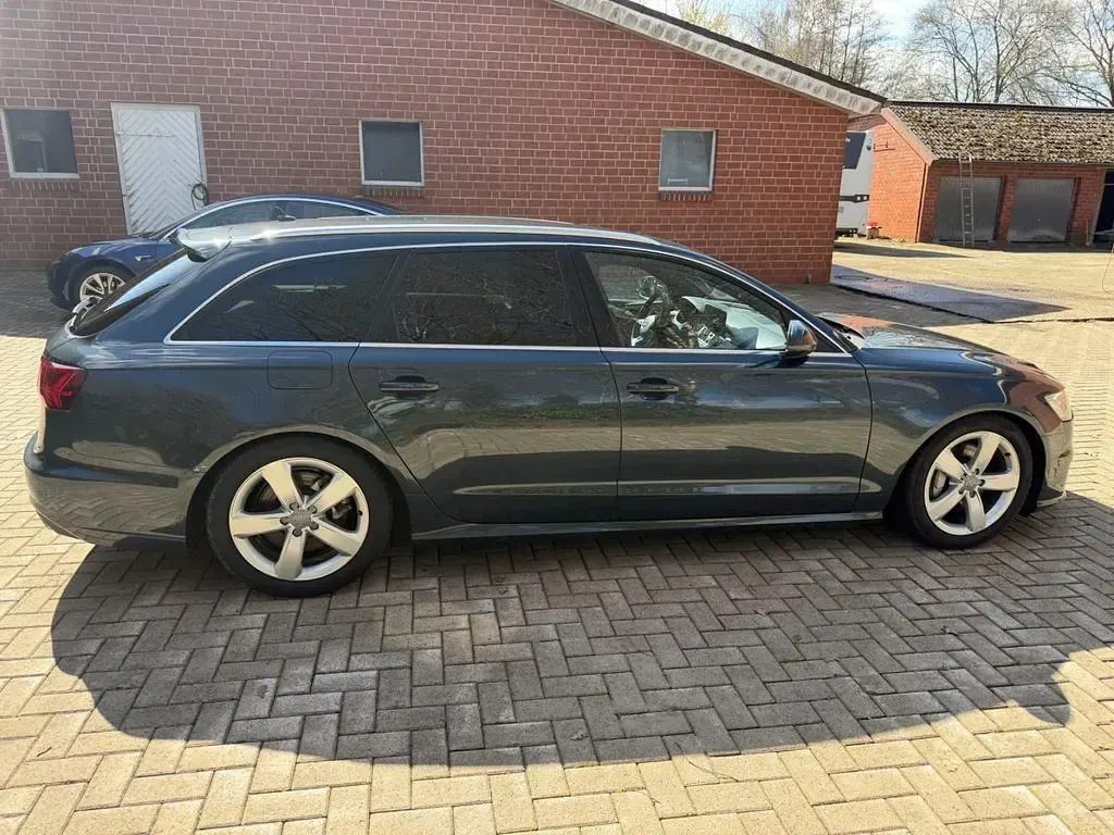 Gebraucht Audi A6 Ambiente 218 PS (160 kW) 2015 Grau Kombi