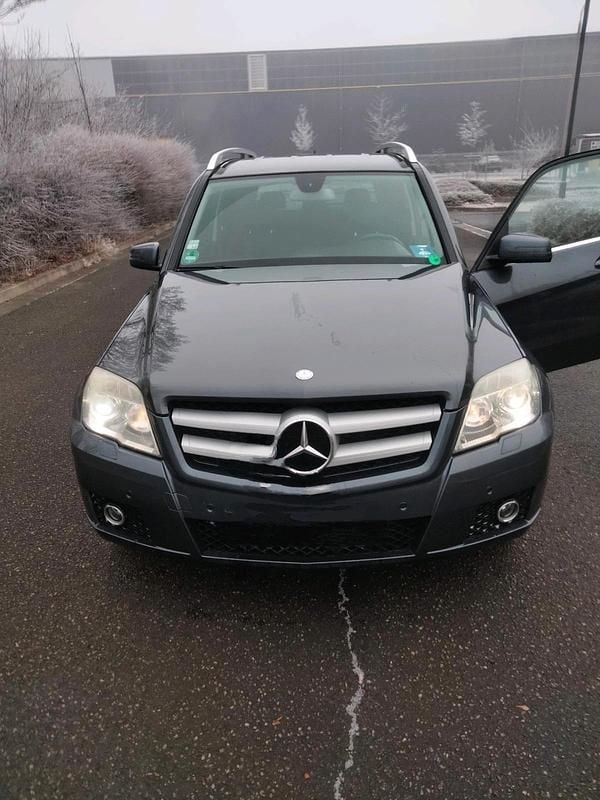 Grau Gebraucht 2009 Mercedes GLK350 SUV | 10.999 € (Etwas zu teuer) - Bild 1/4