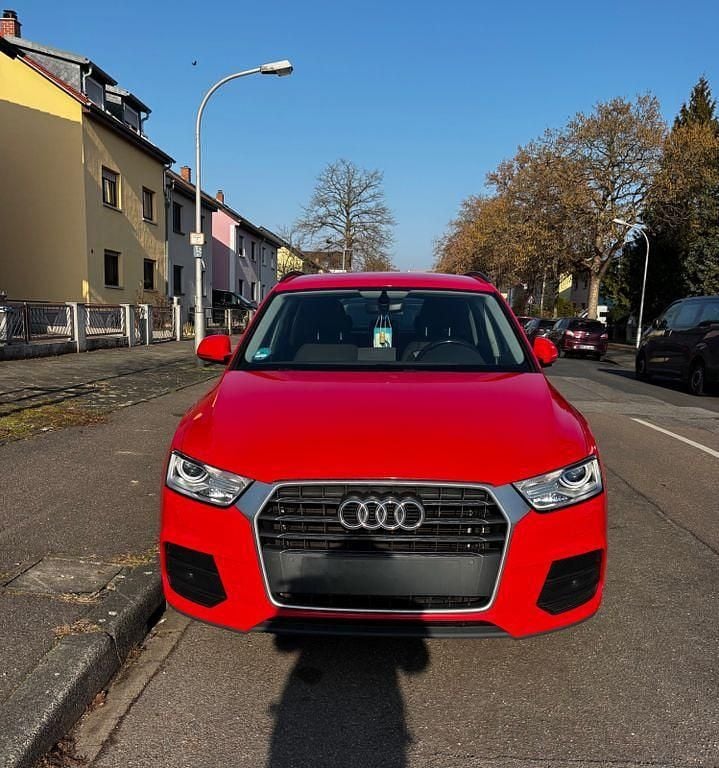 Gebraucht Audi Q3 Design 150 PS (110 kW) 2018 Rot SUV