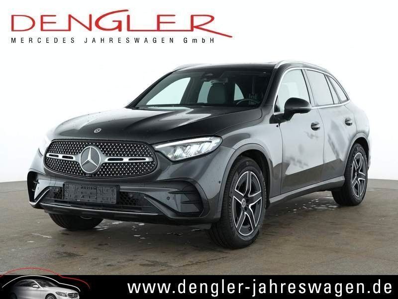 Grau Gebraucht 2024 Mercedes GLC200 AMG line SUV | 52.890 € (Fairer Preis) - Bild 1/4