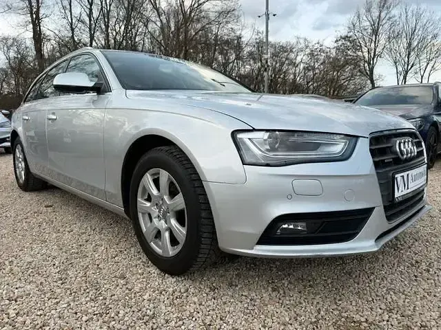 Second-hand Audi A4 Ambiente 211 CP (155 kW) 2012 Argintiu Break