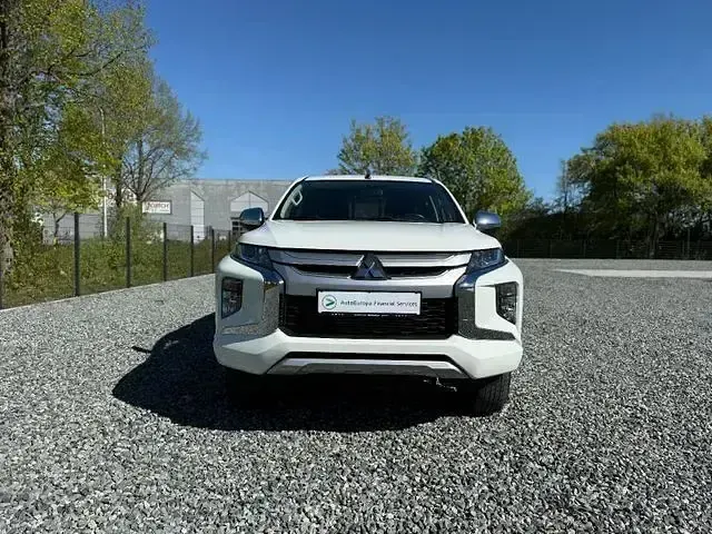 Gebraucht Mitsubishi L200 Basis 150 PS (110 kW) 2020 Weiß Pickup