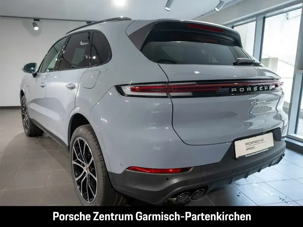 Gebraucht Porsche Cayenne E-Hybrid 470 PS (345 kW) 2025 Grau SUV
