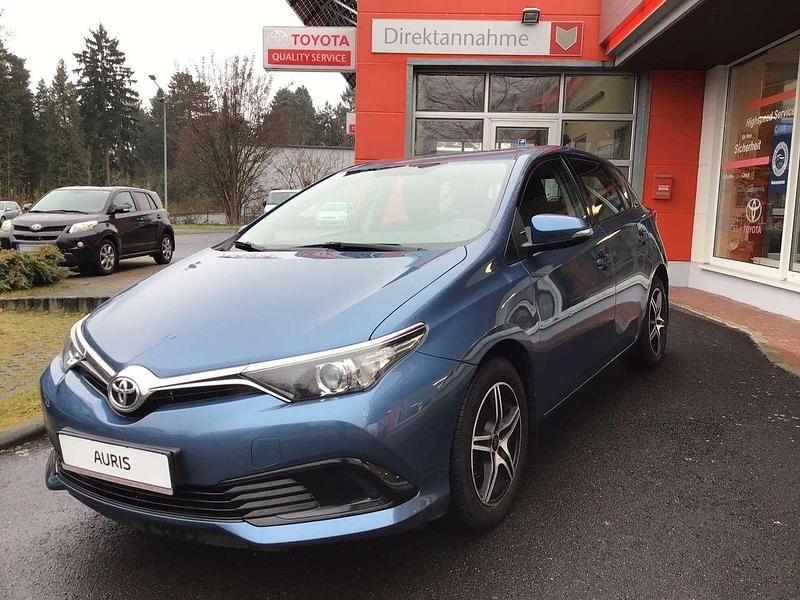 Gebraucht Toyota Auris Cool 99 PS (72 kW) 2016 Denimblau metallic Kleinwagen