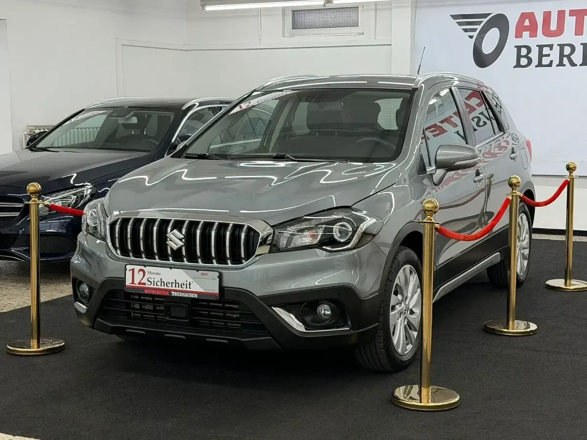 Gebraucht Suzuki SX4 129 PS (94 kW) 2020 Grau Limousine