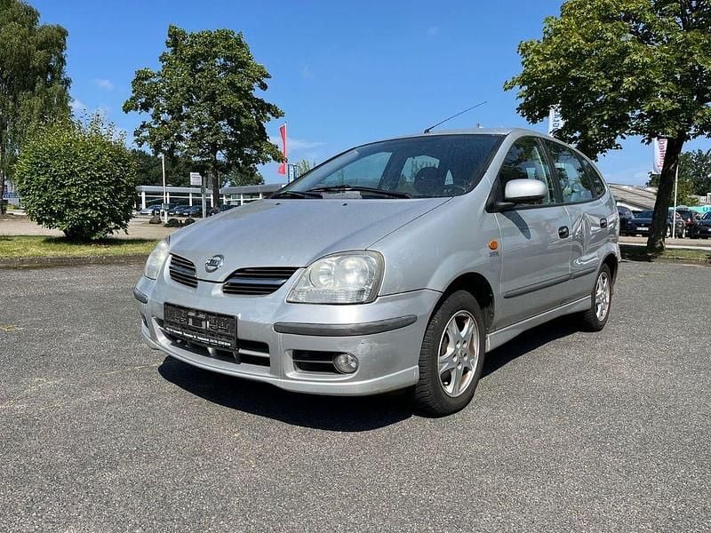 Silber Gebraucht 2005 Nissan Almera Tino Acenta+ Van / Kleinbus | 1.950 € (Fairer Preis) - Bild 1/4
