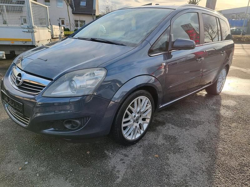 Grau Gebraucht 2009 Opel Zafira Kombi | 2.399 € (Fairer Preis) - Bild 1/4