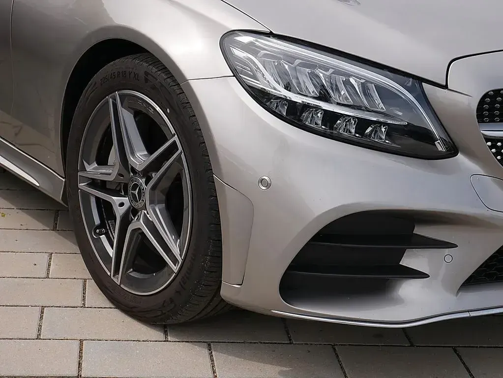 Gebraucht Mercedes C300 AMG 258 PS (189 kW) 2022 Mojavesilber Cabrio