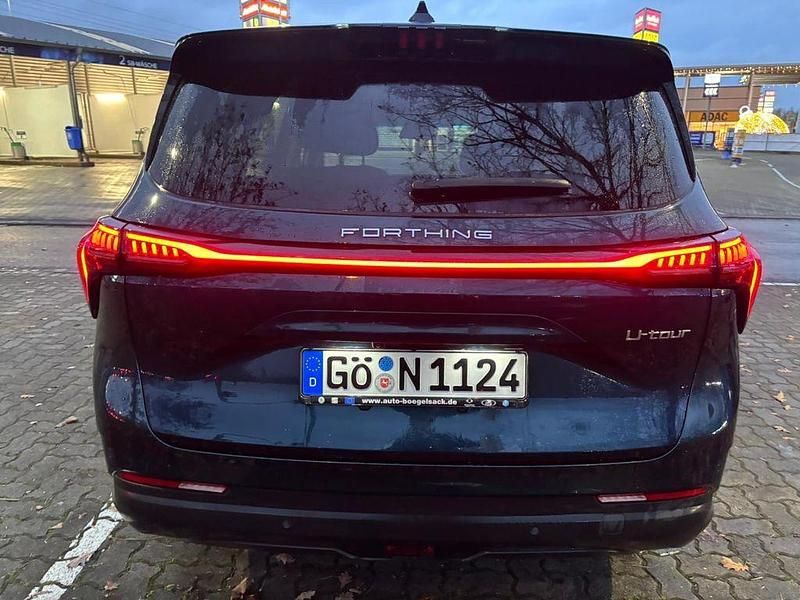 Gebraucht DFSK Forthing 4 177 PS (130 kW) 2023 Grün Van / Kleinbus