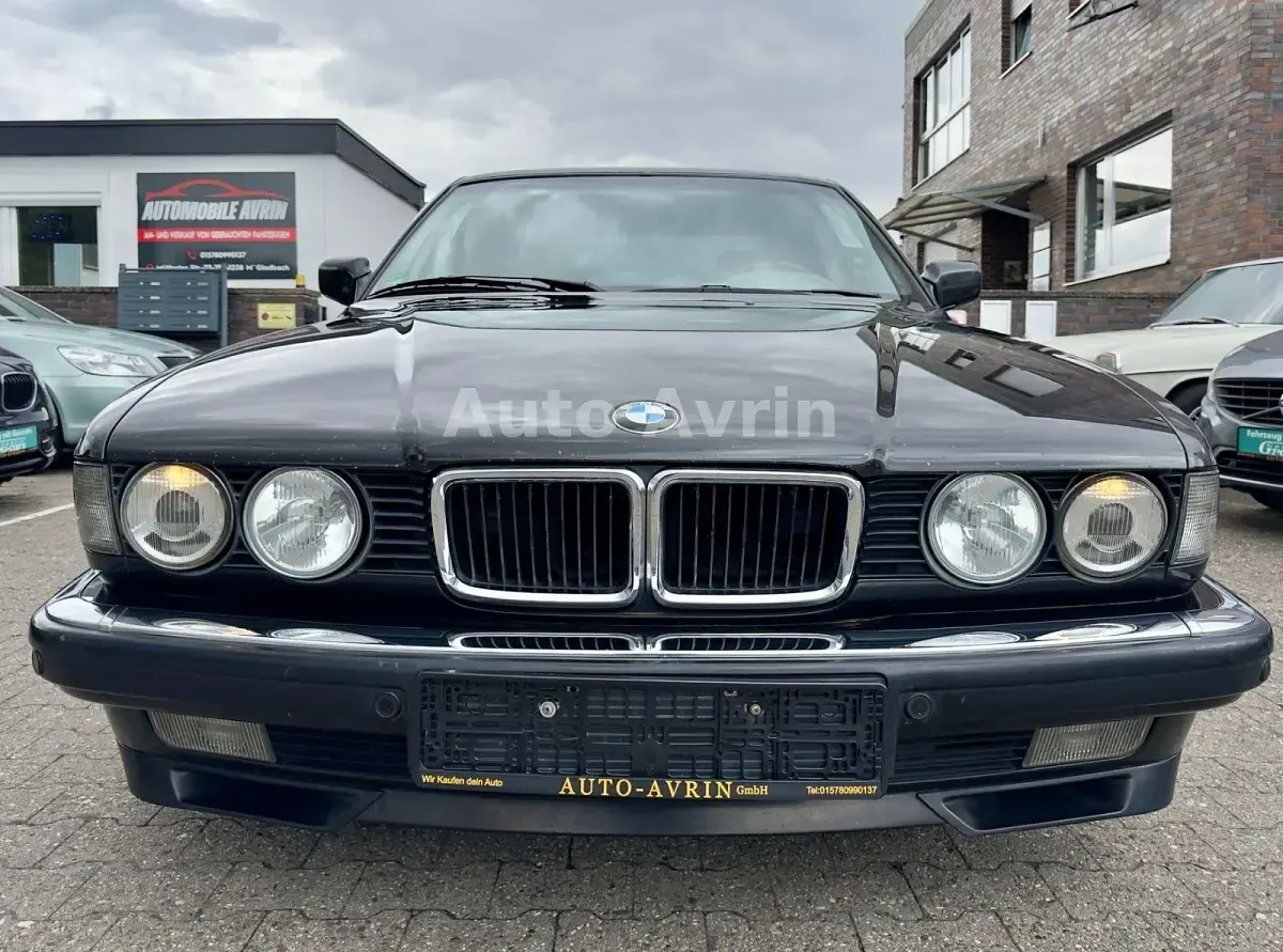 Gebraucht BMW 740 286 PS (210 kW) 1992 Schwarz Limousine