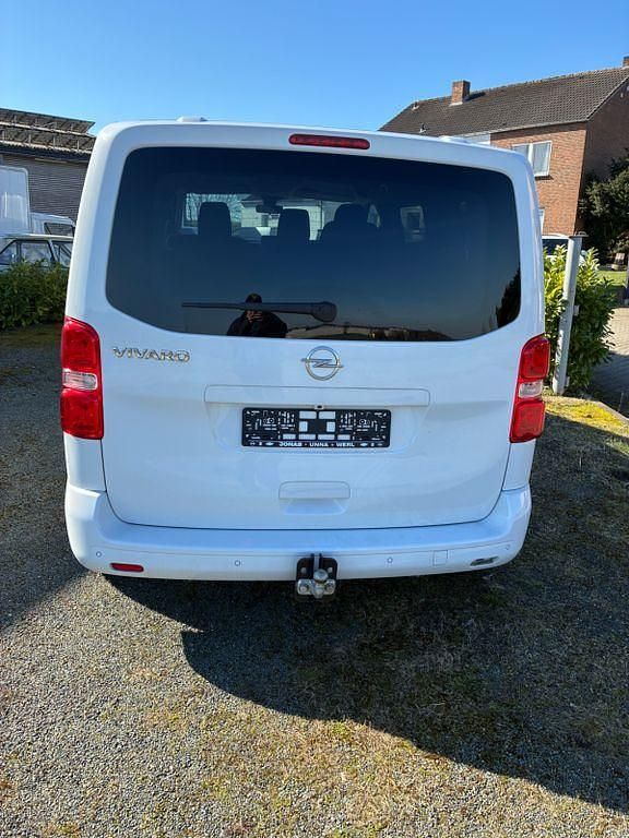 Gebraucht Opel Vivaro 120 PS (88 kW) 2022 Weiß Van / Kleinbus