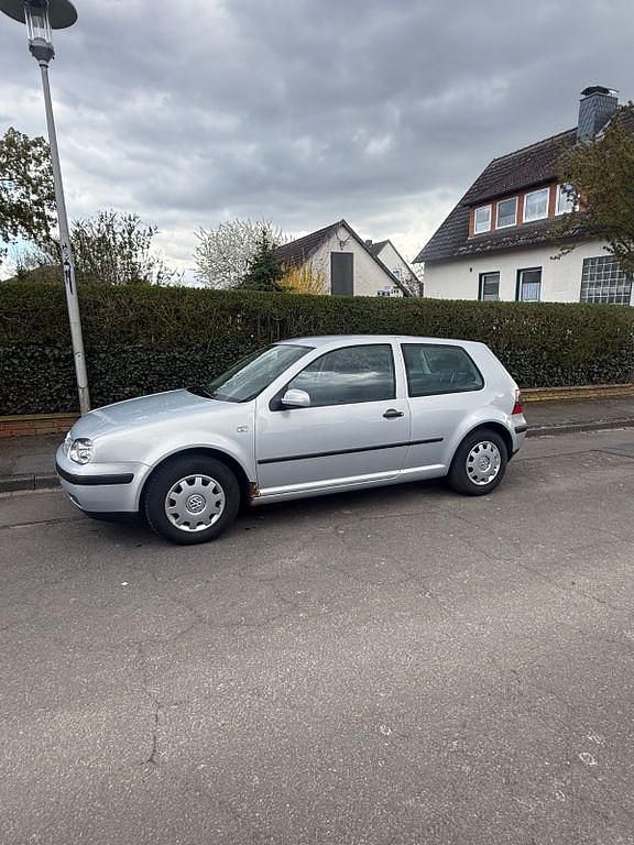 Gebraucht VW Golf IV Basis 75 PS (55 kW) 2000 Silber Limousine