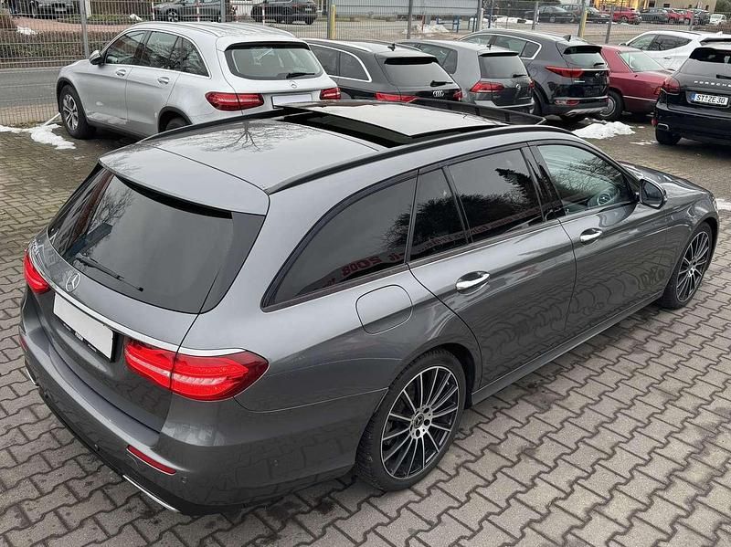 Gebraucht Mercedes E220 AMG 194 PS (142 kW) 2018 Selenitgrau  metalliclack Kombi